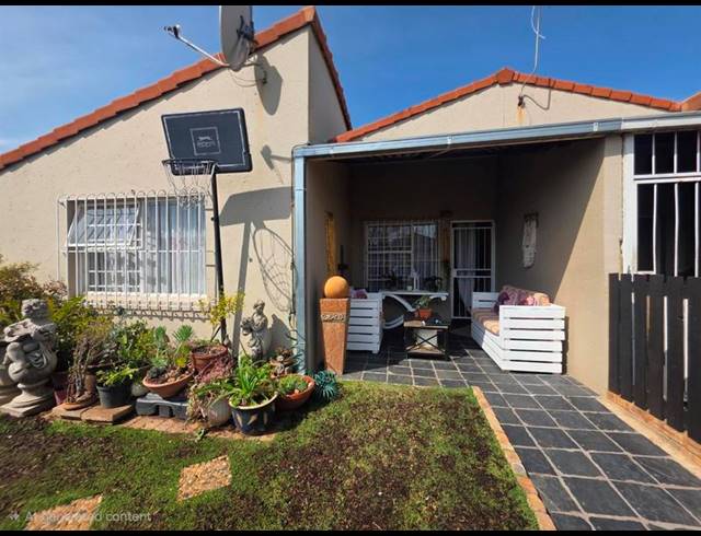 2 BEDROOM TOWNHOUSE FOR SALE IN ELSPARK